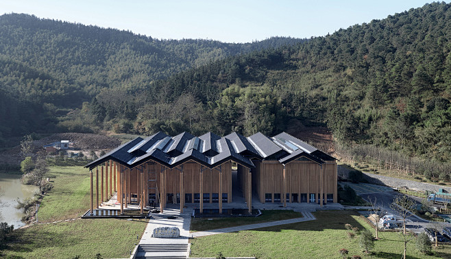 新中式，坡屋顶，山水