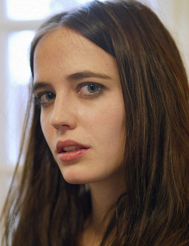 Eva Green
(Zoom in)