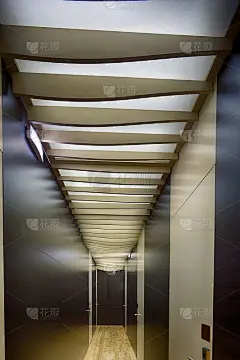 走廊内部的天花板