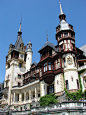 Peles_Castle_-_Sinaia_-_Romania_02.jpg (2304×3072)