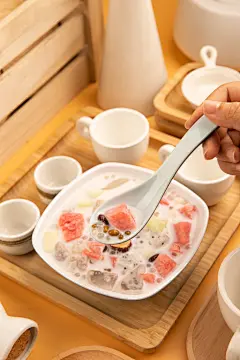 海南椰汁清补凉夏季糖水饮品甜品美食摄影图