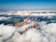 云上安岳县城摄影照片