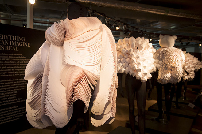 bea-szenfeld-paper-s...
