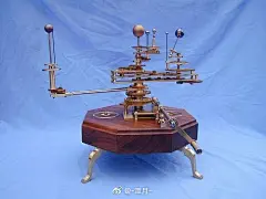 工艺品｜观星者。
关键词：魔法、魔幻、西方奇幻、绘画参考、花纹、素材、纹样参考、复古风格、华丽器物。
图源：Pinterest。
圈组织：#开运好物大赏# @微博收藏 ​​​​
