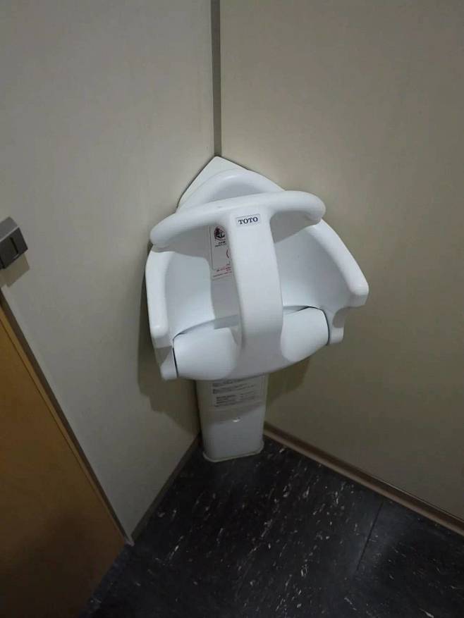 日本公共厕所的设计为什么这么逆天？ | ...
