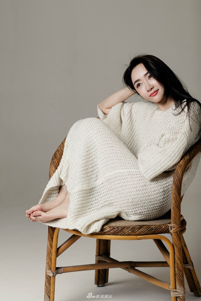 组图演员启星冬日大片曝光干净白毛衣大展曼妙清纯日前演员爱新觉罗
