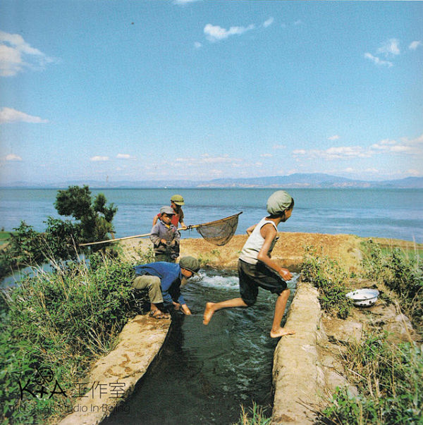 一组日本摄影师拍摄的中国80年代の少年儿童日式的暖色调小清新风格扑