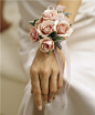 各种材料打造的新娘腕花 - 各种材料打造的新娘腕花婚纱照欣赏