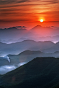 favorite-season:

Hills Sunrise by jedi