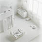 uuuuubadof6245_White_model_bedroom_space_in_the_middle_bed_mini_57f9fe5d-2a4d-4bf8-806d-b0a9e0d49ab3.png 1,024×1,024像素