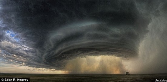 超级单体雷暴云震撼照:破坏力最强的雷暴