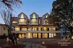 杭州德清莫干山 秋田布谷 亲子民宿

4个亲子童话主题房 

豌豆公主的房间 宫崎骏漫画的风之谷房 树屋主题房 霍比特亲子主题loft房 室内马戏团主题房 爱丽丝梦境主题房

民宿拥有七大公共区域：草坪戏水露营区、后院烧烤区、室内儿童游乐场、餐厅、酒吧、SPA休闲区（待开放）、会议厅