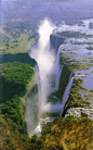 Chutes Victoria en Afrique  //  Victoria Falls - Africa: 
大峡谷，大瀑布，原始森林公园，自然，壮丽美景，世界的尽头，雾气缭绕，空中俯瞰风景，精灵，异世界，cg风场景