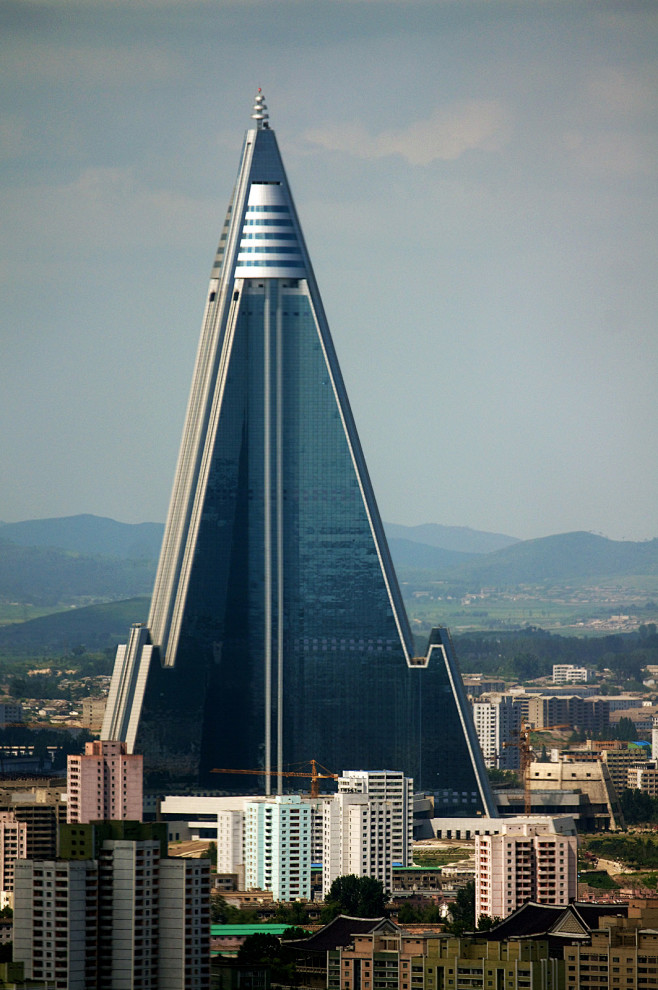 ryugyong-hotel-tower...