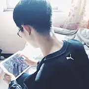 張偉同学
