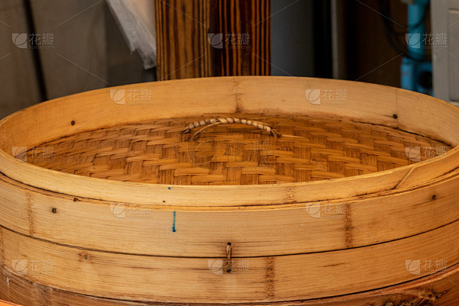 传统的中国竹制蒸笼