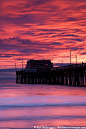 Newport Beach Pier at sunset, Newport Beach, ... 纽波特海滩码头在新港海滩的日落