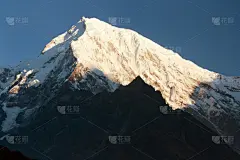 晚上观的山琅塘峰