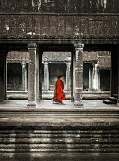佛说，与你无缘的人，他说话再多也是废话。与你有缘的人，你的存在就能惊醒他所有的感觉。