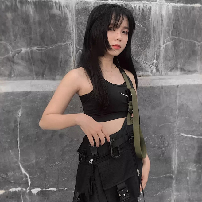 壁纸 | 二次元萝莉脸小不点，却偏要走暗...