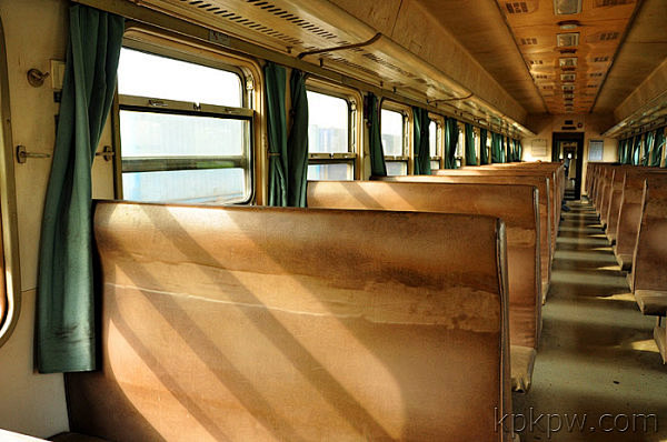 追忆逝去的青春--杭州最后一趟绿皮火车