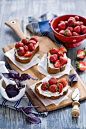 Strawberry Crostini  ♡: 