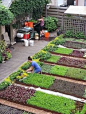 48 Simple But Beautiful Front Yard Landscaping Ideas #simplefrontyard #frontyardlandscaping #yardlandscaping | GentileForda.Com
