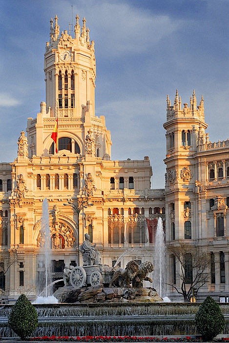 广场一同庆祝 - 马德里，西班牙
