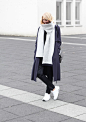 Fall Fashion: Long Trenchcoat, Big scarf and Nike Air max