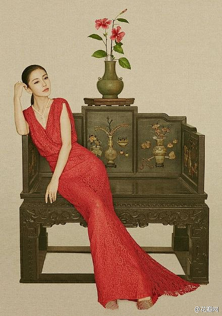 工笔写意风格的明星大片，主角为孙俪、李冰...