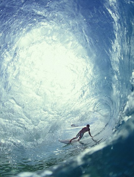 只有冲浪者才能体会到。Surfing. ...