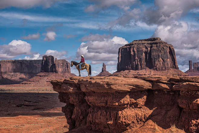 horsemaninmonumentvalleyarizonabydianarobinsonon500px