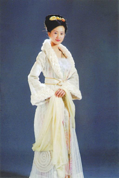 啾啾你小耳朵儿采集到定妆照
