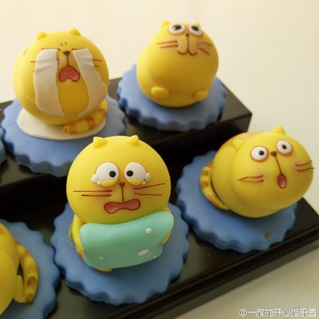 孙老师做的软陶开心猫终于收到！！  萌死...