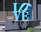 国外广场上的3D Love雕塑