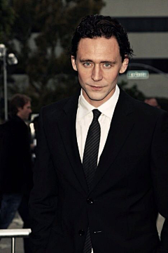 悠然很忙采集到汤姆·希德勒斯顿 Tom Hiddleston
