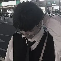 觉得自己特别好看的时候 都想遇见你 missu-人物壁纸-Q友乐园