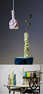 这个晶体形状的灯和花瓶不仅有着非常美丽的外表，它们的制作过程更是充满智慧，令人叹服。这是设计师Phil Cuttance用极其普通的自制模具加上液体树脂原料，完全通过手工制作而成的，