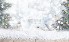 圣诞背景与木制桌面与雪