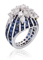 A SAPPHIRE AND DIAMOND RING: