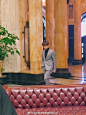 #杨洋# 偶遇杨洋拍摄广告，盛世美颜啊！ 2上海·外滩(中山东一路) ​​​​
