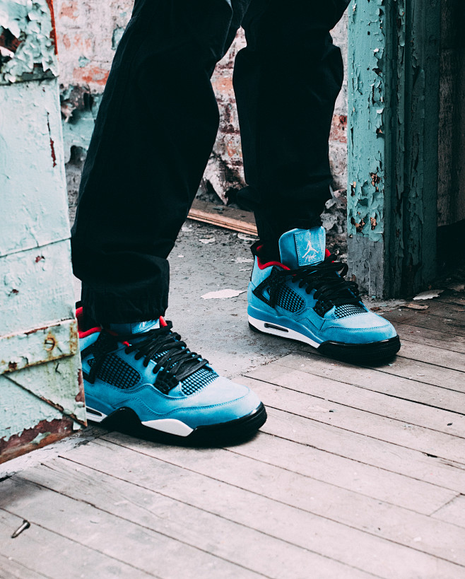 aj4airjordan4发售全新上脚图重磅联名travisscottxairjordan4周六