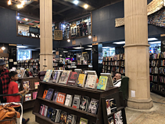 Lulufish采集到The last bookstore