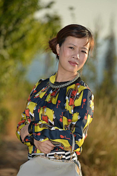 com和姐姐一起去看山茶花开 – 这儿不是窑子53"熟悉的陌生人"采集到