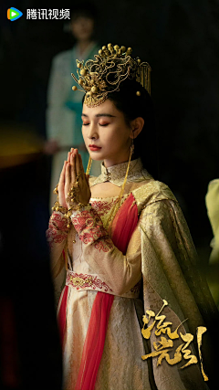 泽莫采集到时有女子 异域