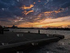 美丽的日落在威尼斯海滩直到黎明