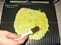 如何做电饼铛葱花鸡蛋饼的做法（电饼铛食谱）