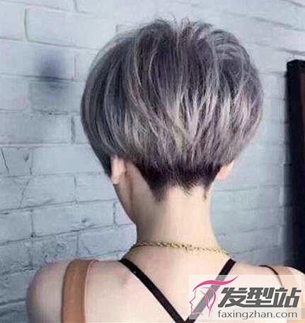 女生后面推掉短发洋气清爽释放个性不少女生跟风剪了短发洋气又清爽的