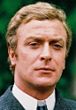 第七十二届（2000）
迈克尔·凯恩 Michael Caine
性别: 男
星座: 双鱼座
出生日期: 1933-03-14
出生地: 英国,伦敦,罗瑟希德
职业: 演员 / 制片
更多外文名: Maurice Joseph Micklewhite (本名)
2000年 奥斯卡(美国电影学院奖) 最佳男配角 总有骄阳 (1999)