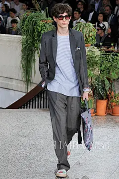 英式园艺的绅士玩法！保罗·史密斯 (Paul Smith) 2015春夏男装秀，海报时尚网带你亲临2015春夏巴黎男装周_第12页_Paul Smith